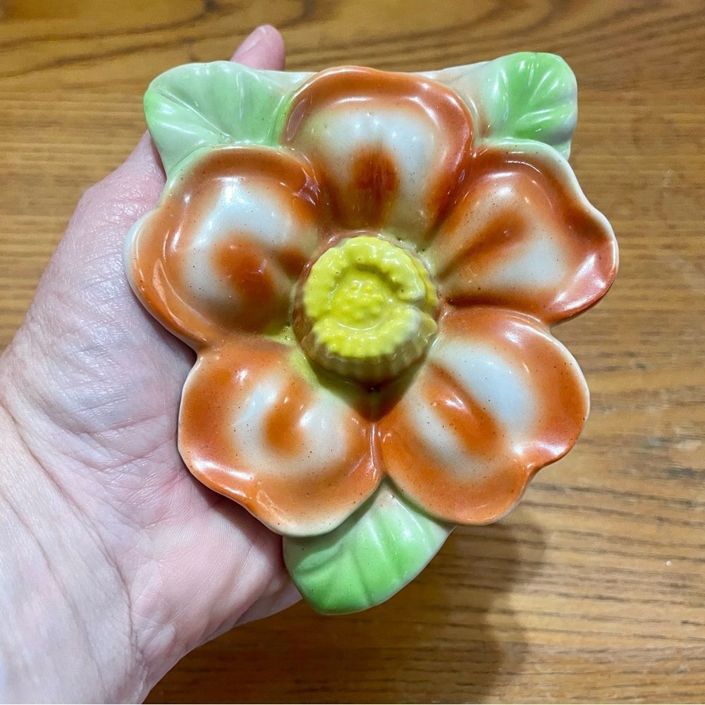 🏖️SOLD🏖️ Wall Pocket Made in Japan in great condition vintage floral motif - Picture 3 of 5